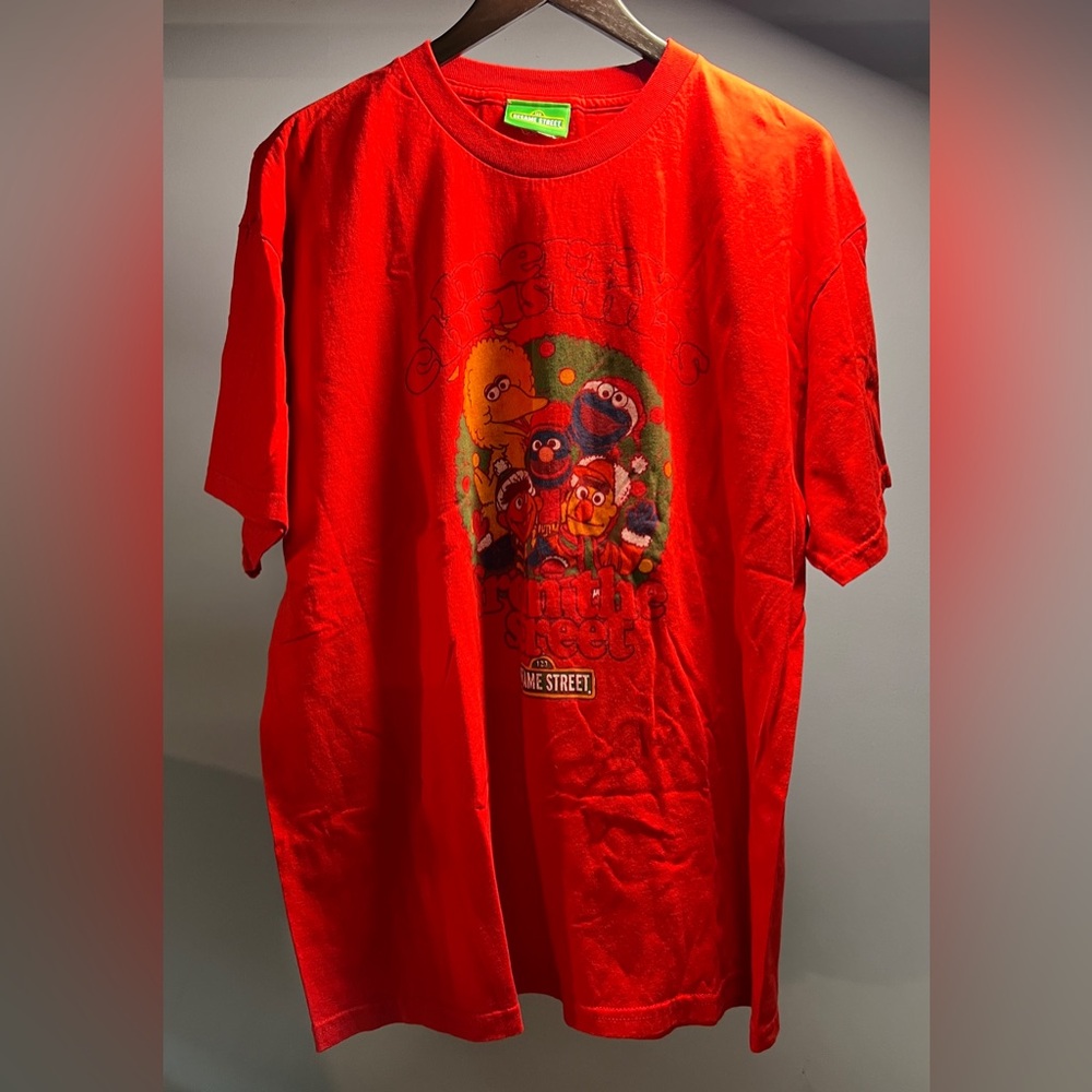 VINTAGE Sesame Street Men Shirt XLT Red Merry Christmas From The Street Y2K Tee